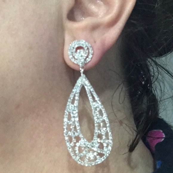 Cézanne Rhinestones & Silvertone Post Earrings! - Picture 3 of 5